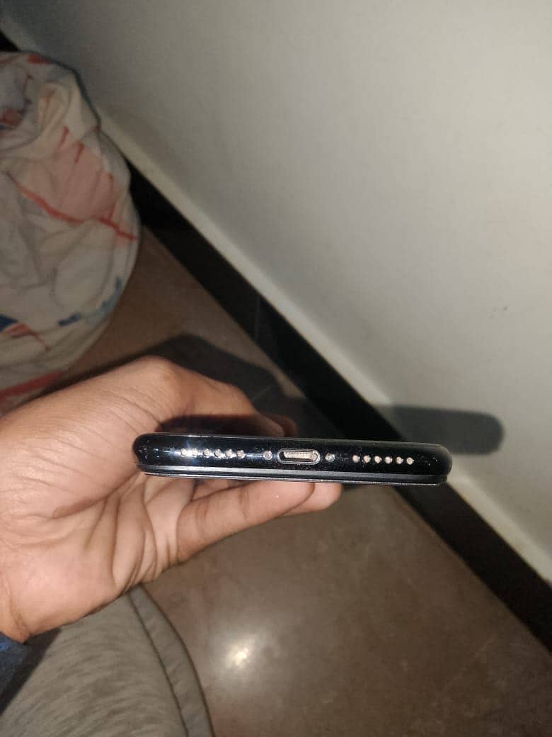 Apple iPhone X 6