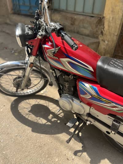 Honda 125 with Parts