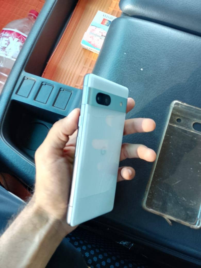 Google Pixel 7a 2