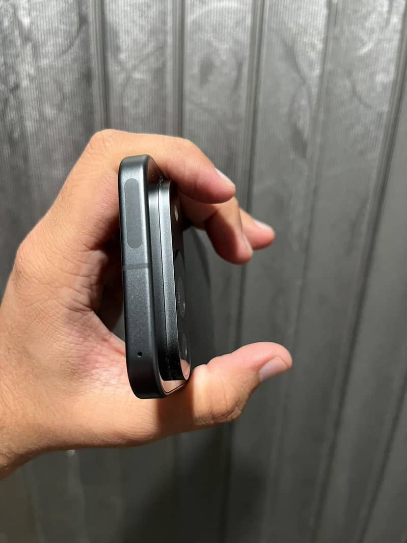 Google Pixel 9 5
