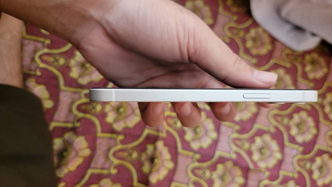Apple iPhone 12 1