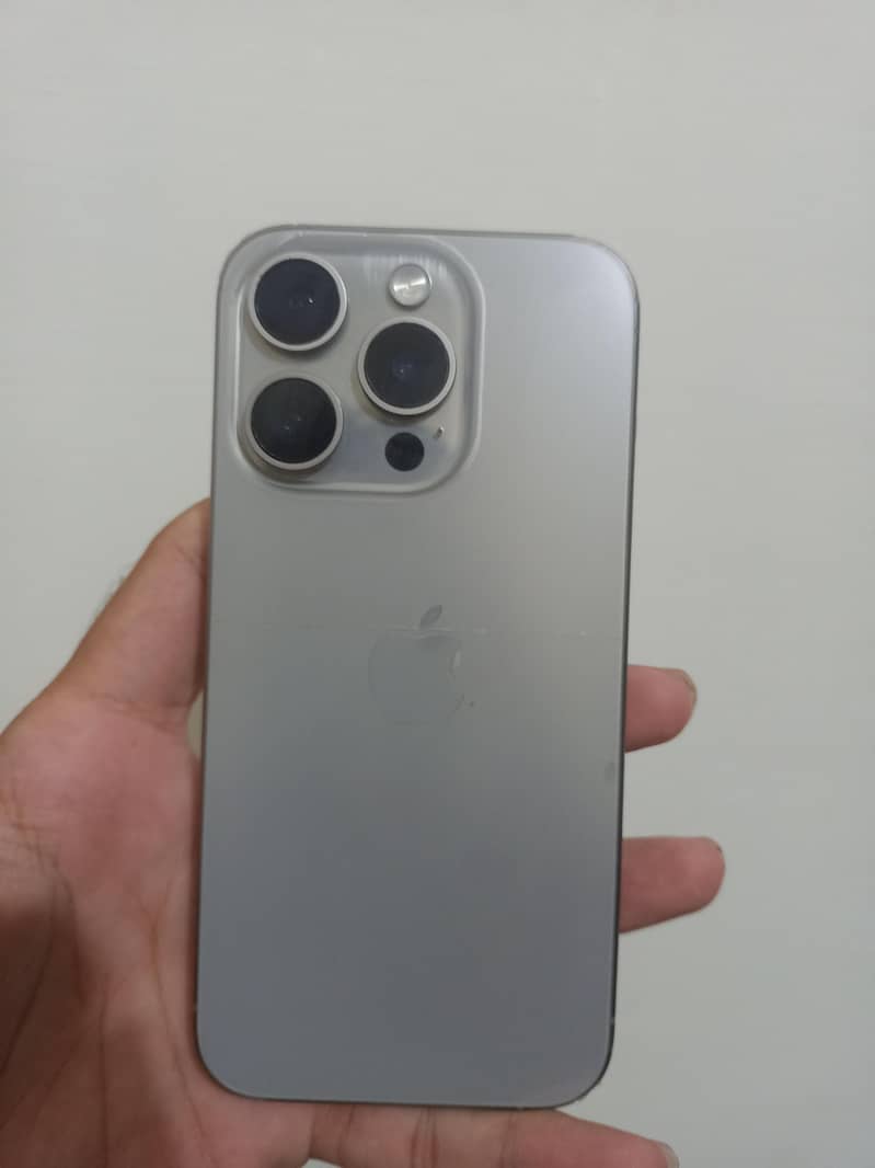 Apple iPhone 15 Pro 4