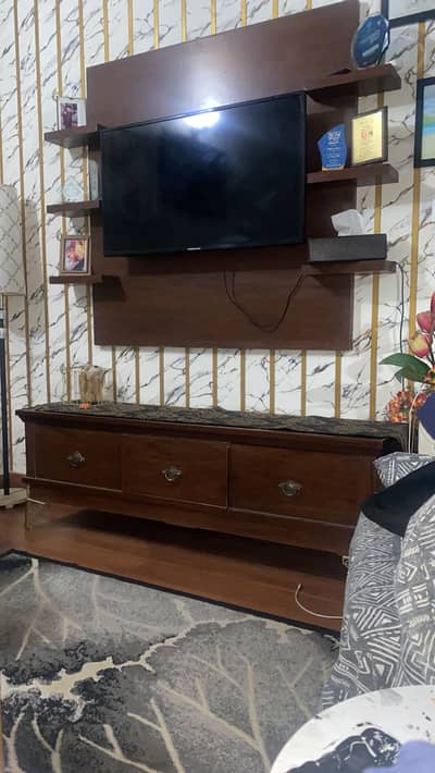 led unit wood material condition 10/9