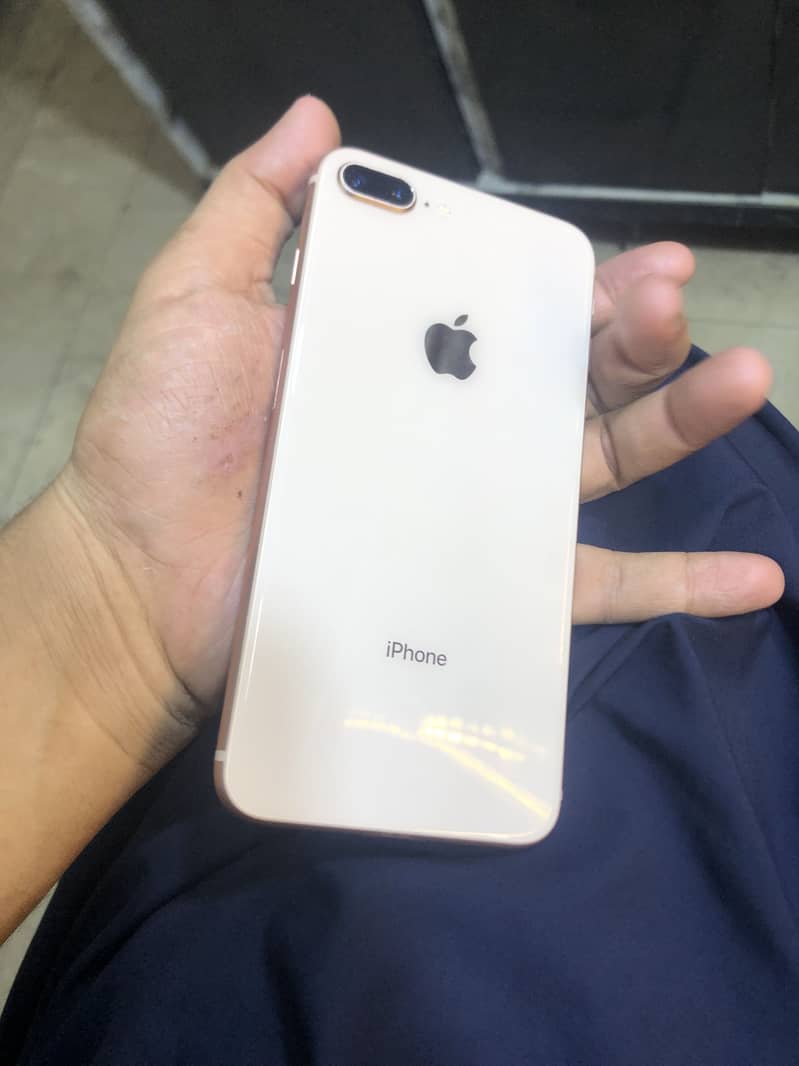 Apple iPhone 8 Plus 5