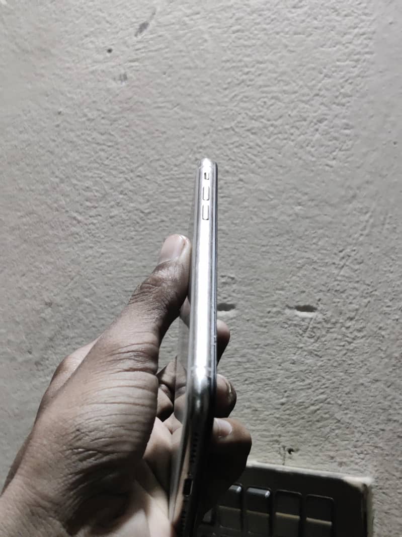 Apple iPhone X 2
