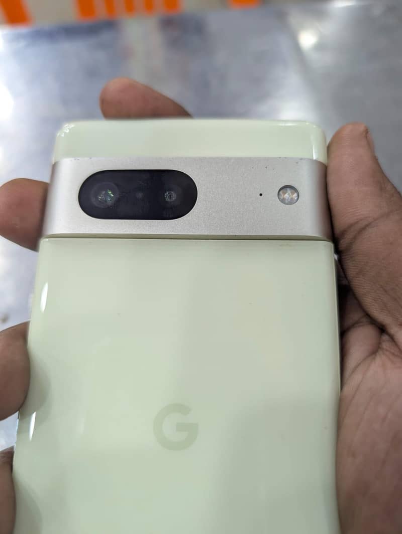 Google Pixel 7 4