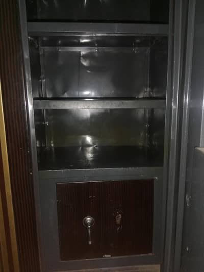 3 DOOR wardrobe king size