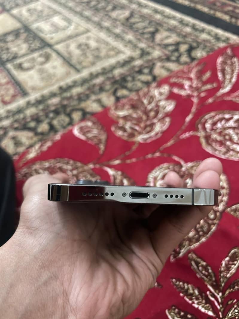 Apple iPhone 12 Pro Max 3