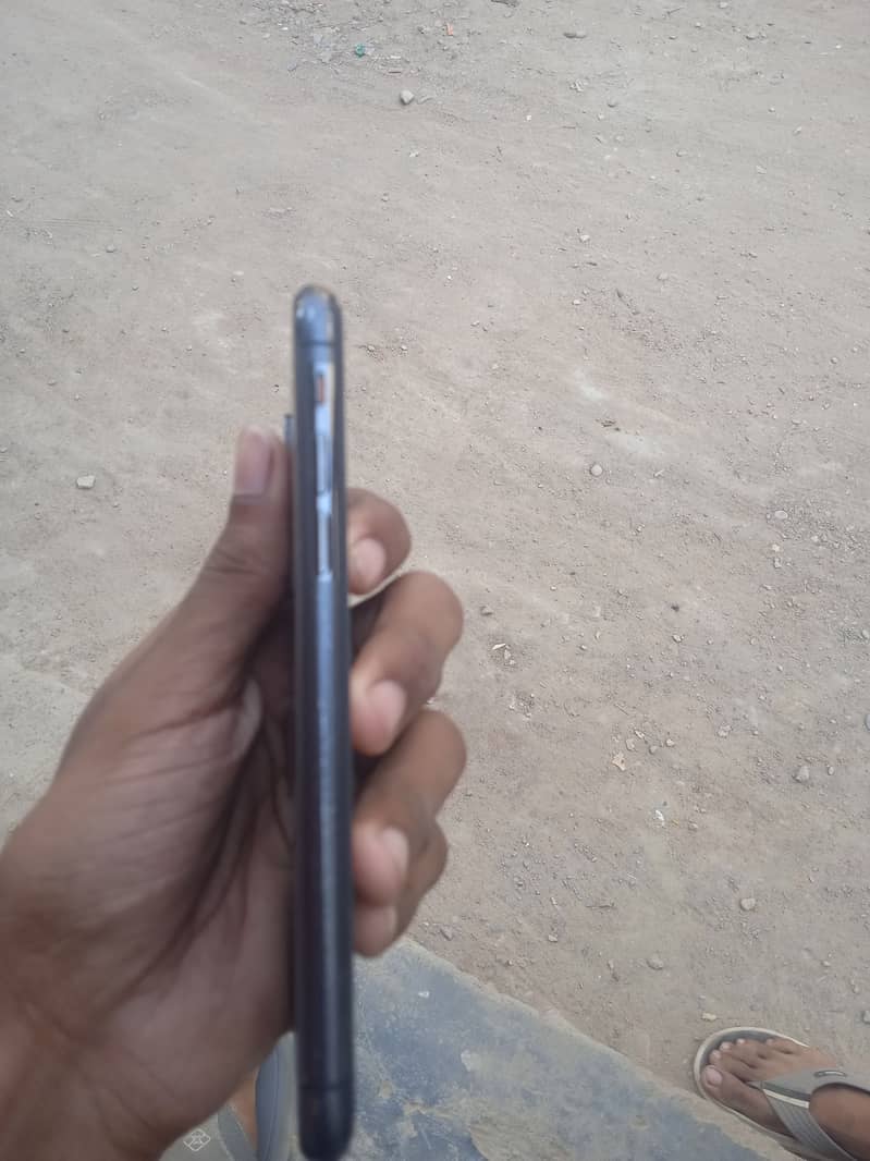Apple iPhone X 3
