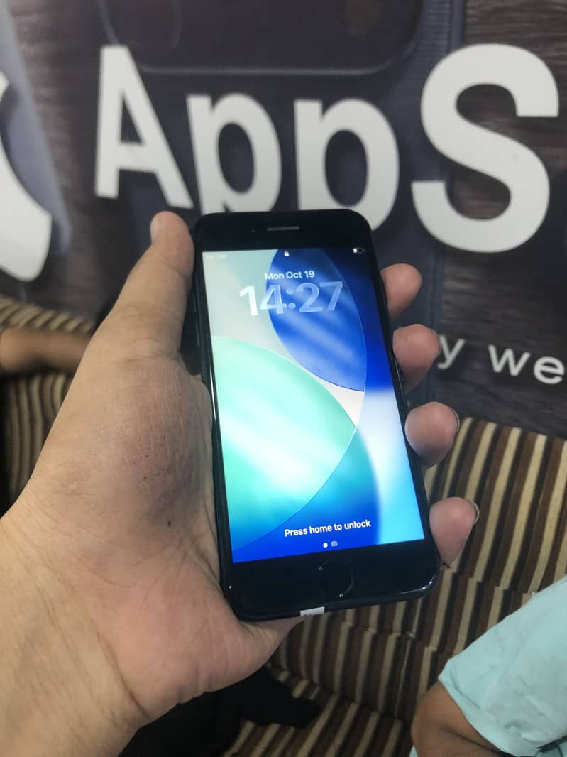 Apple iPhone SE 3