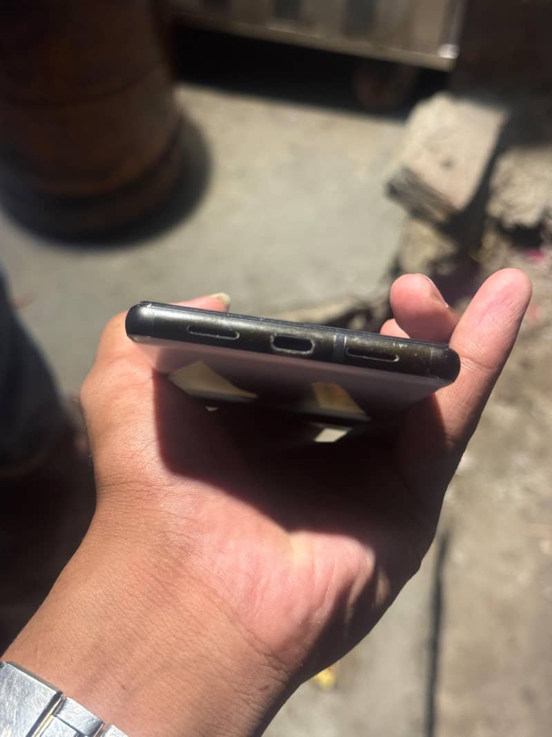 Google Pixel 6 4