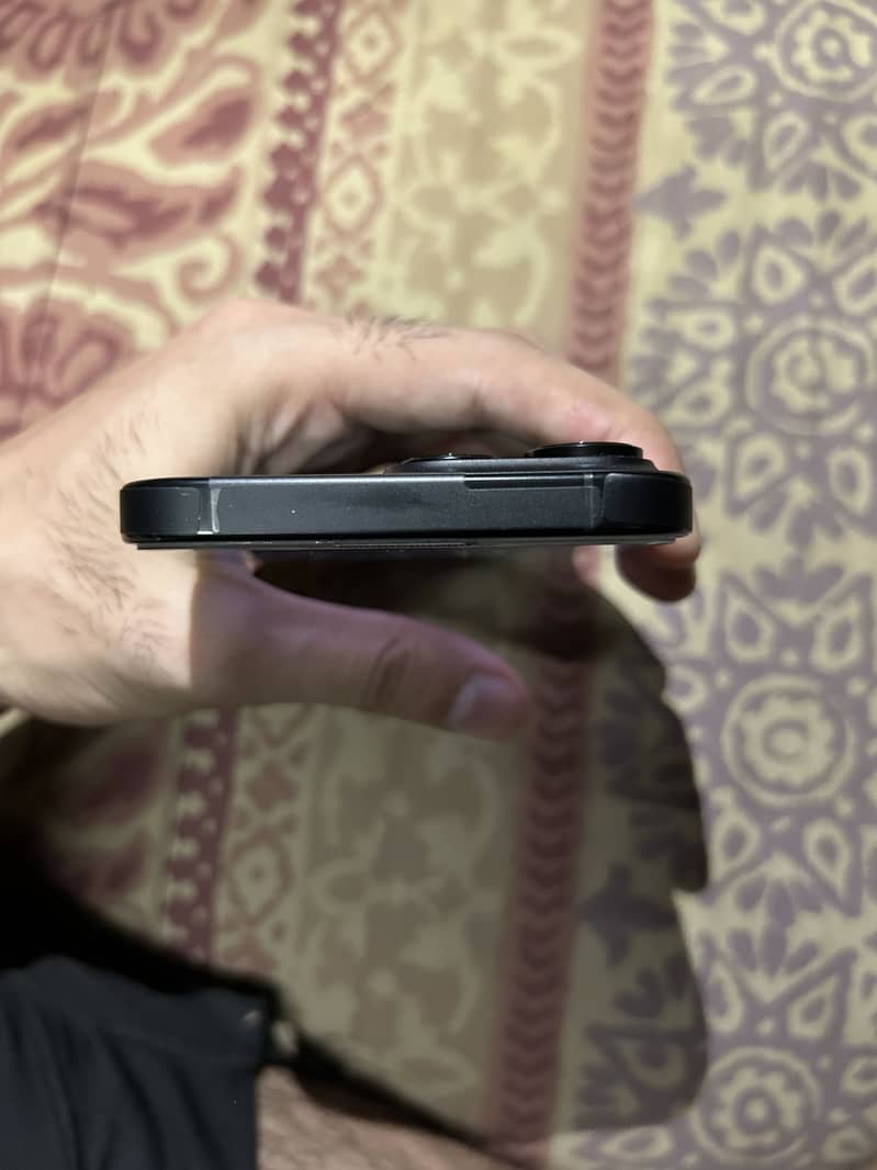 Apple iPhone 16 Pro Max 5