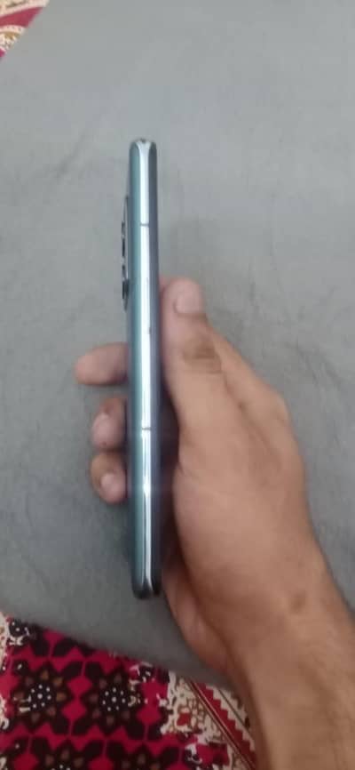 One Plus 10 Pro read discription