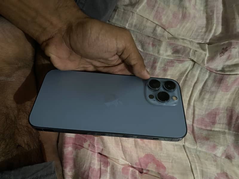 Apple iPhone 13 Pro Max 3