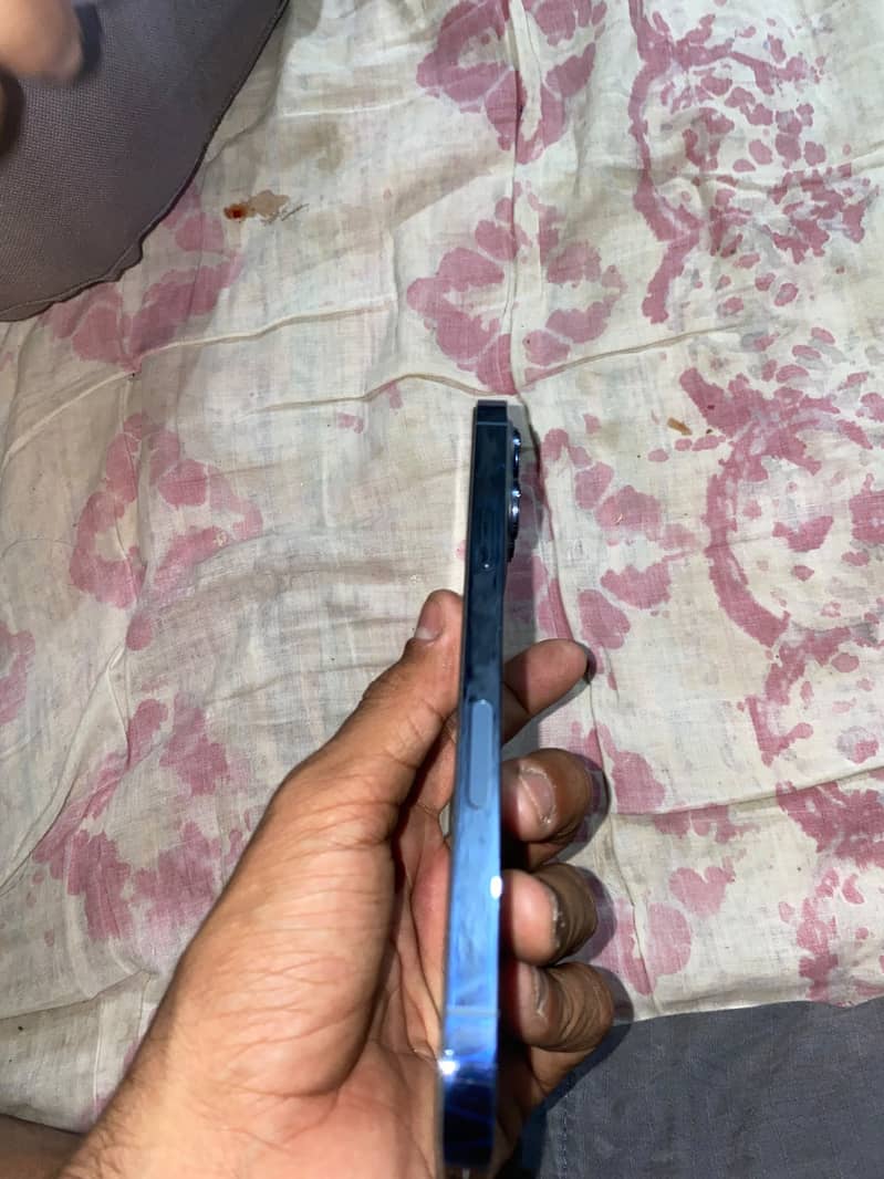 Apple iPhone 13 Pro Max 6