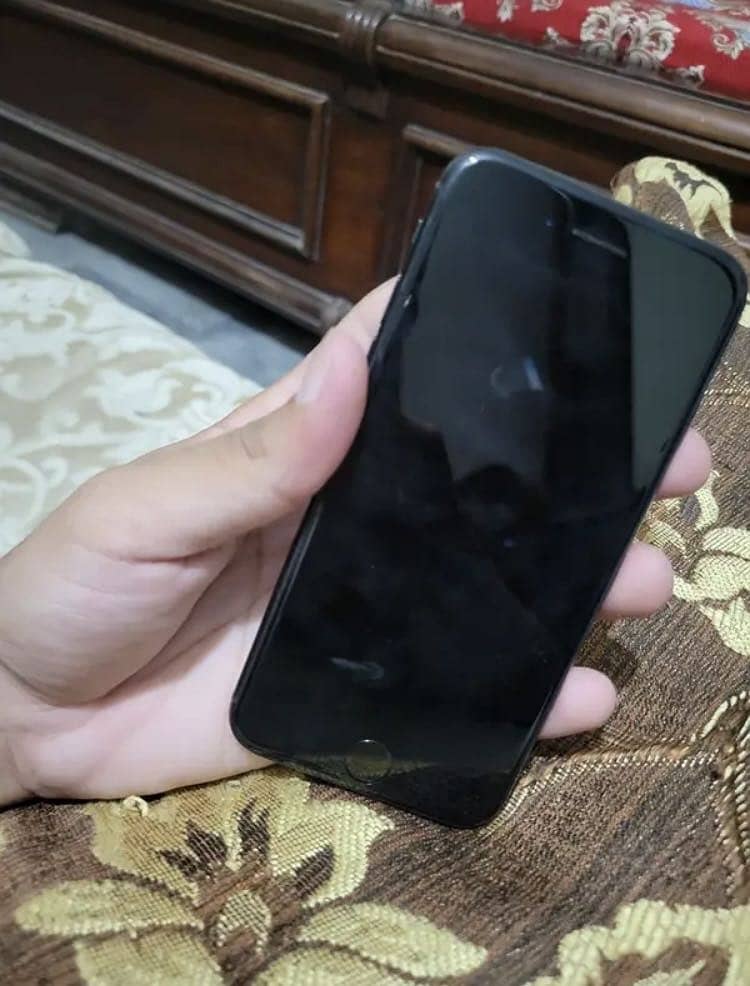 Apple iPhone SE 4