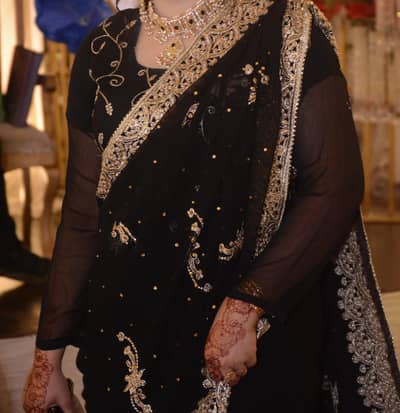 we are selling a saree only one day use