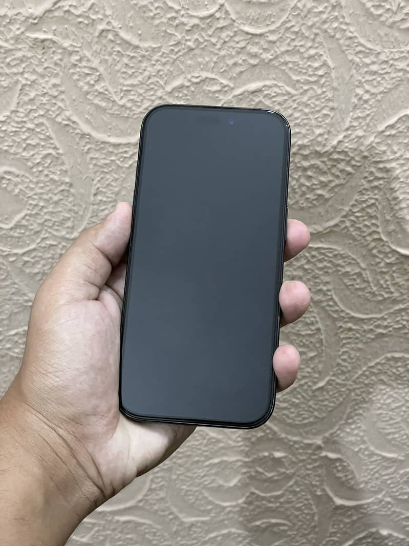 Apple iPhone 16 Pro 5