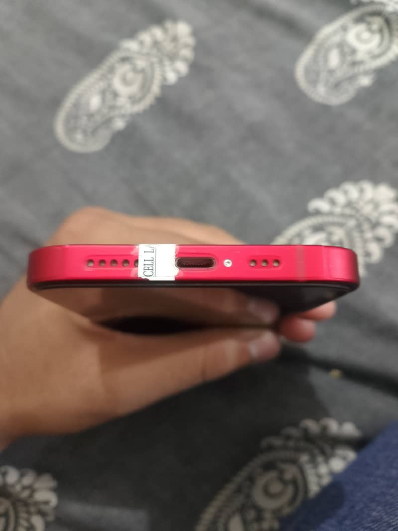 Apple iPhone 13 4