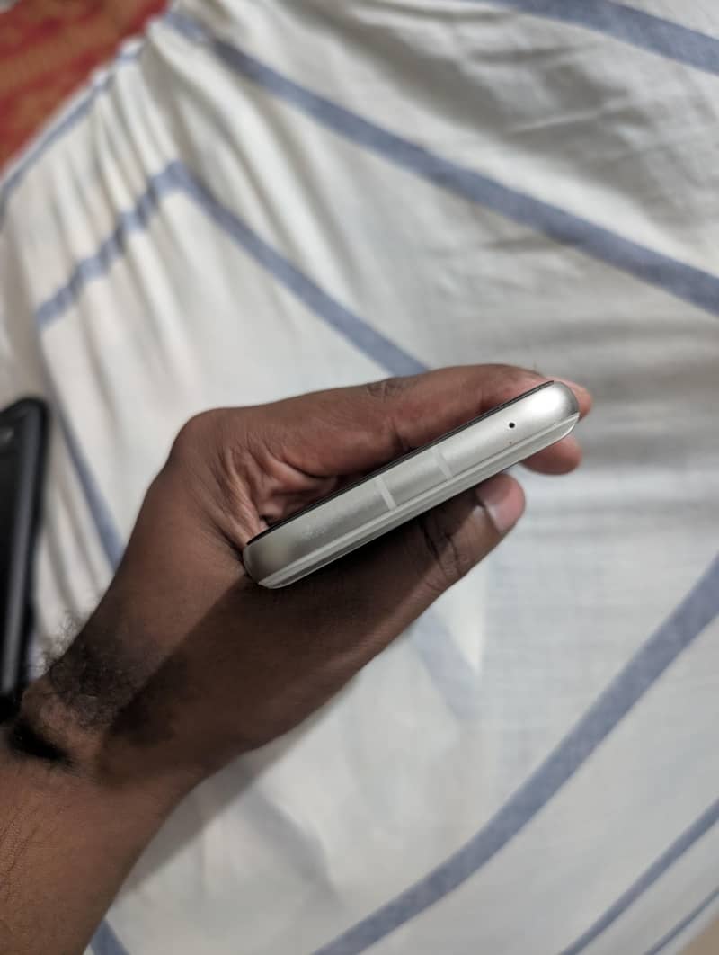Google Pixel 8a 2
