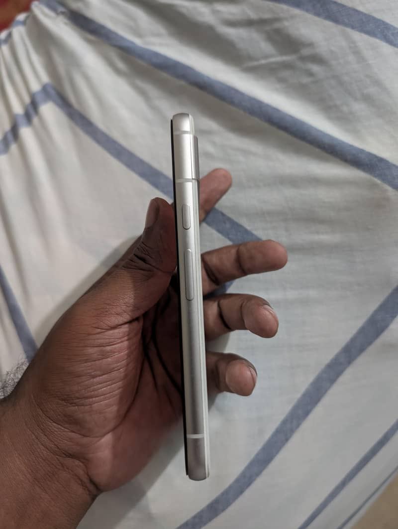 Google Pixel 8a 4