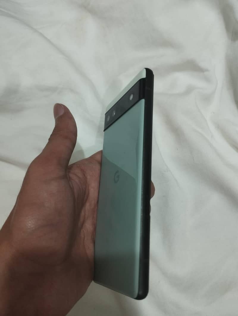 Google Pixel 6a 1