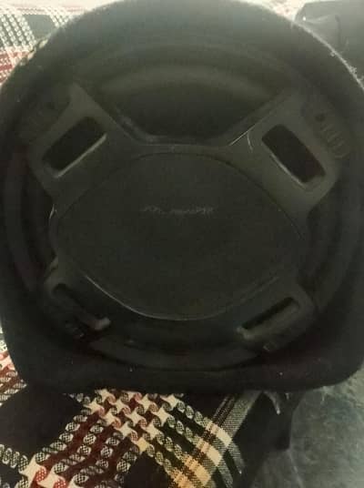 subwoofer with builtain emplifire