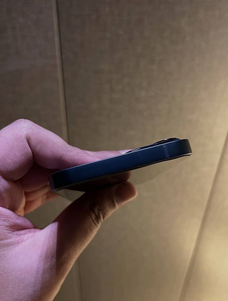 Apple iPhone 13 4