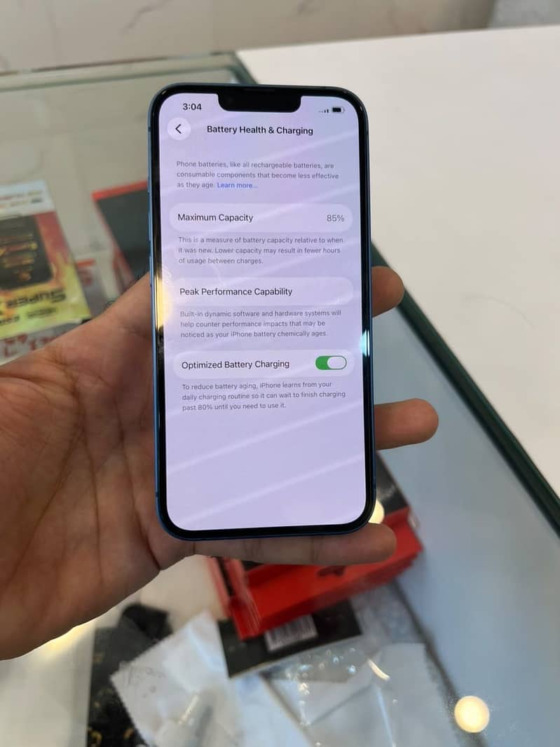 Apple iPhone 13 4