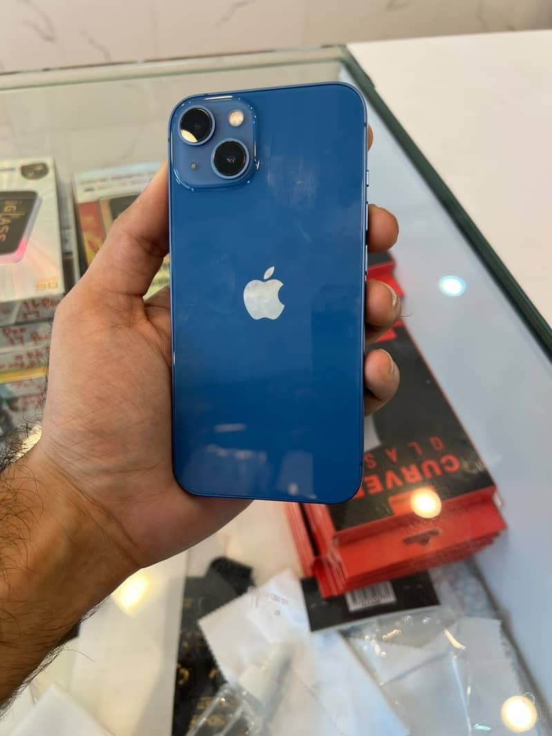 Apple iPhone 13 6