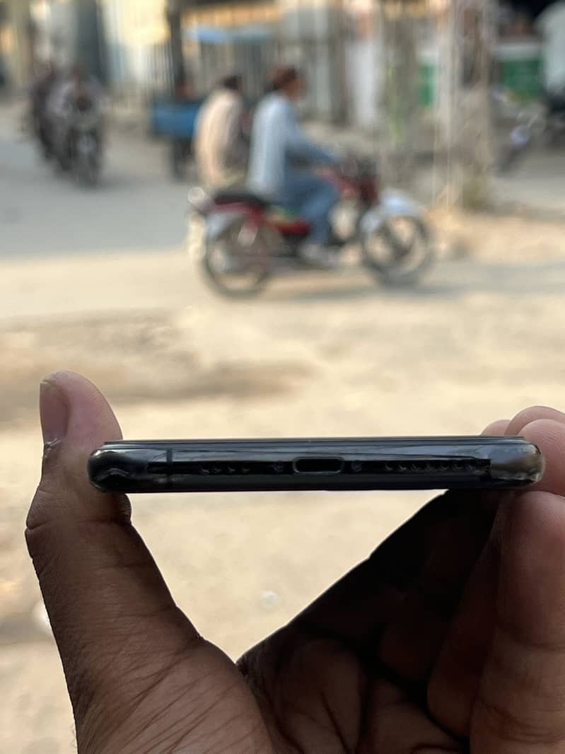 iPhone 11 Pro Max 1