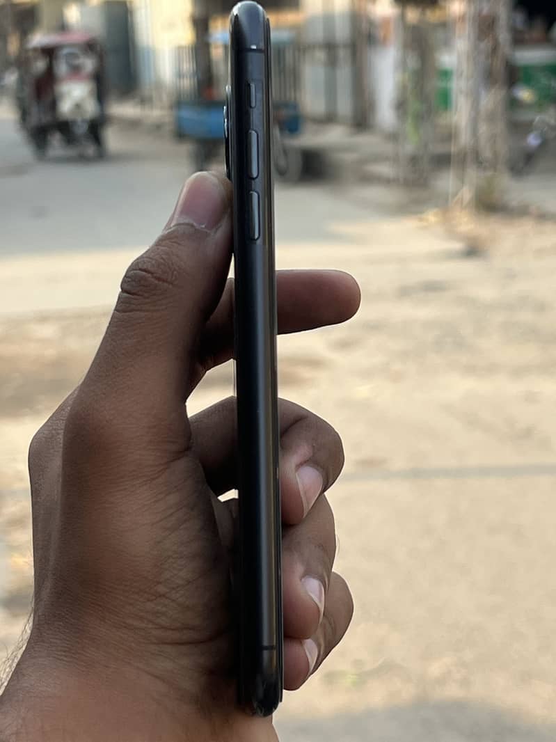 iPhone 11 Pro Max 2