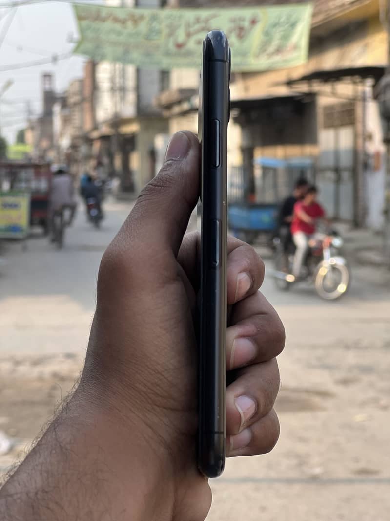 iPhone 11 Pro Max 3
