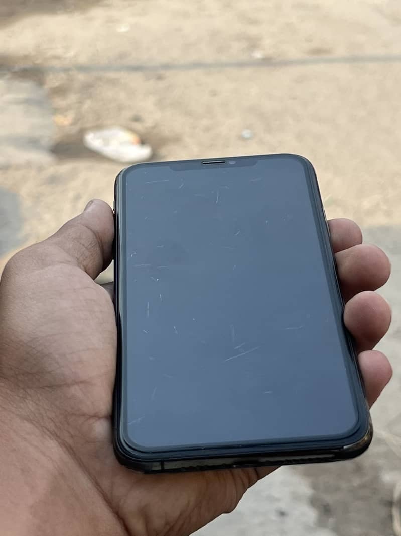 iPhone 11 Pro Max 5