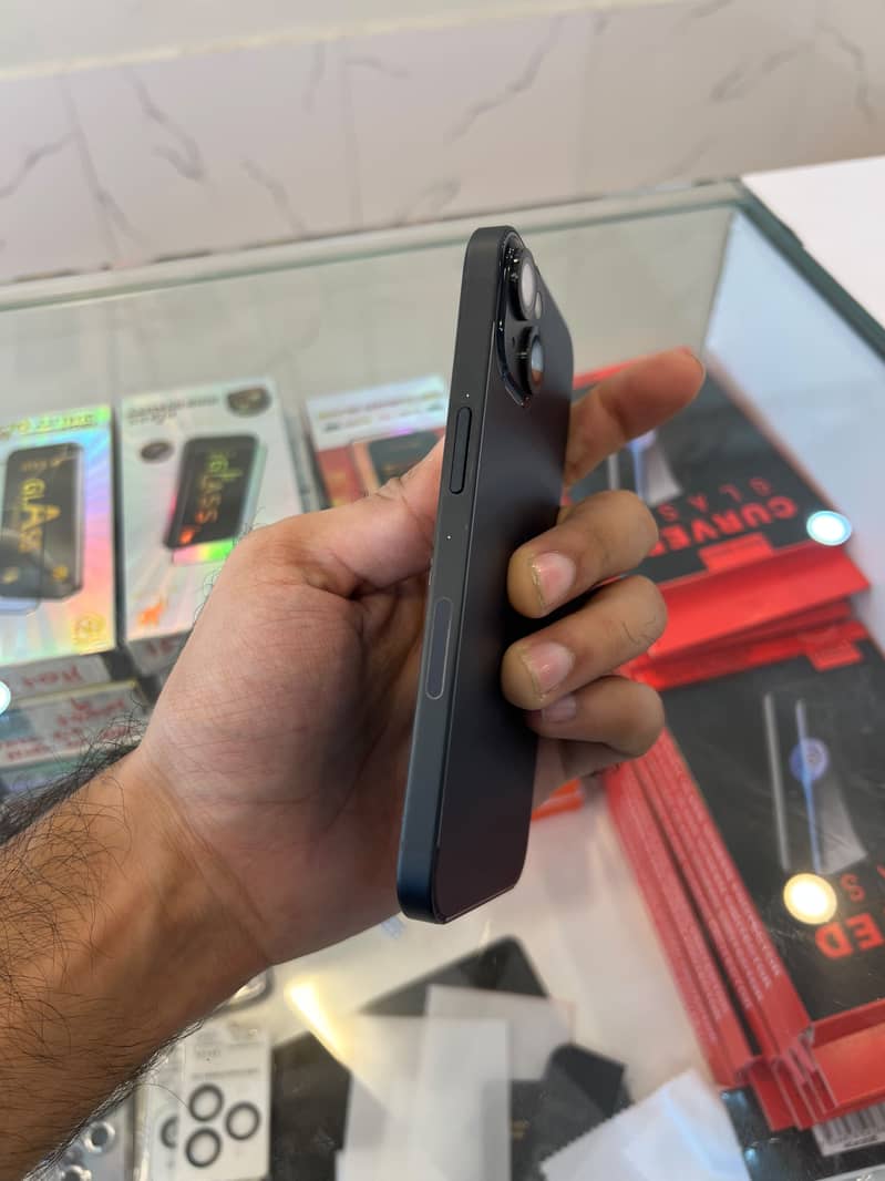 Apple iPhone 13 1