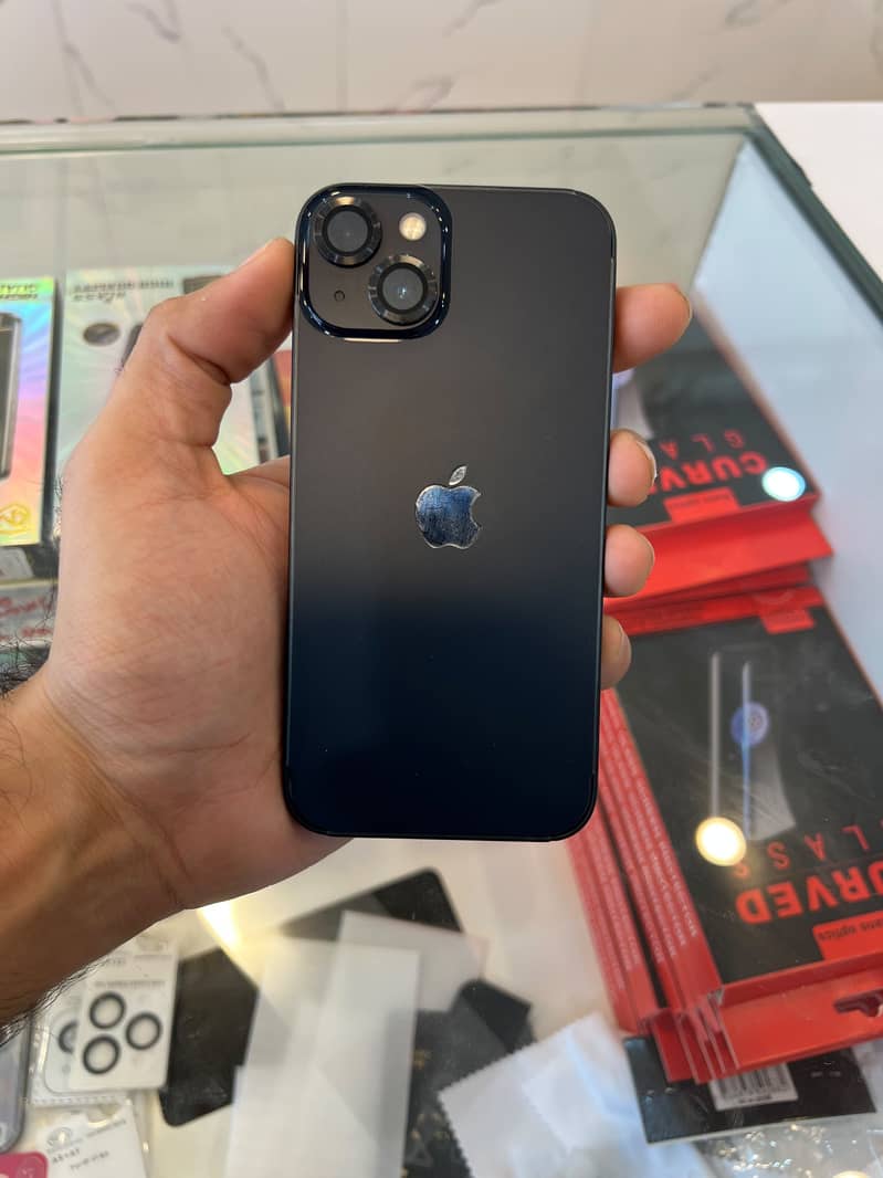 Apple iPhone 13 5