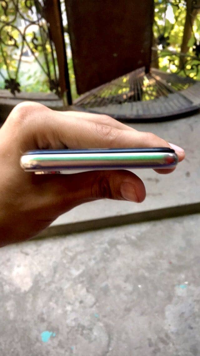 Apple iPhone X 5