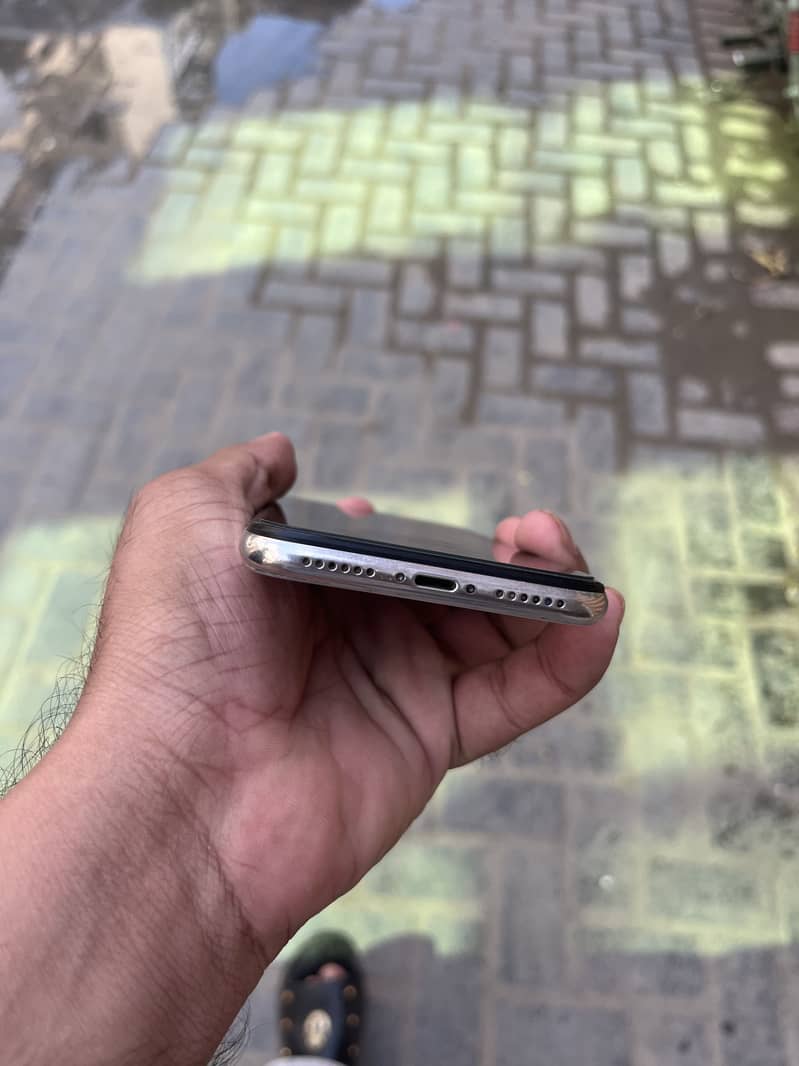 Apple iPhone X 10
