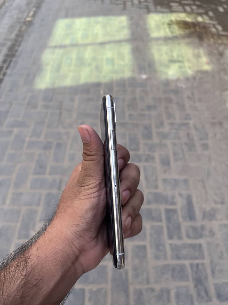 Apple iPhone X 11
