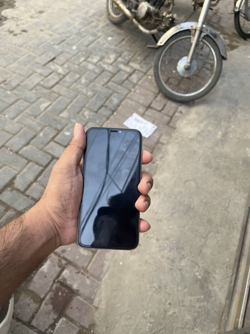 Apple iPhone X 12
