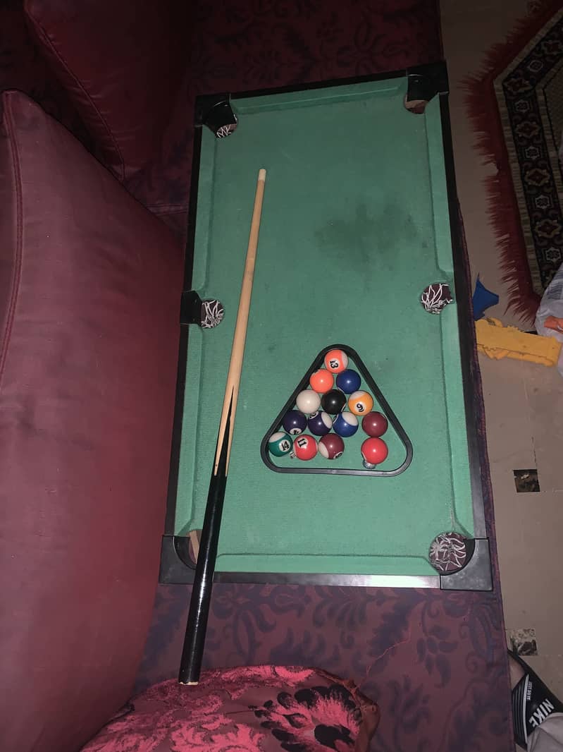 Snooker table 0