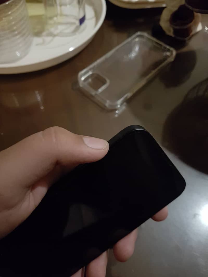 Apple iPhone 13 4