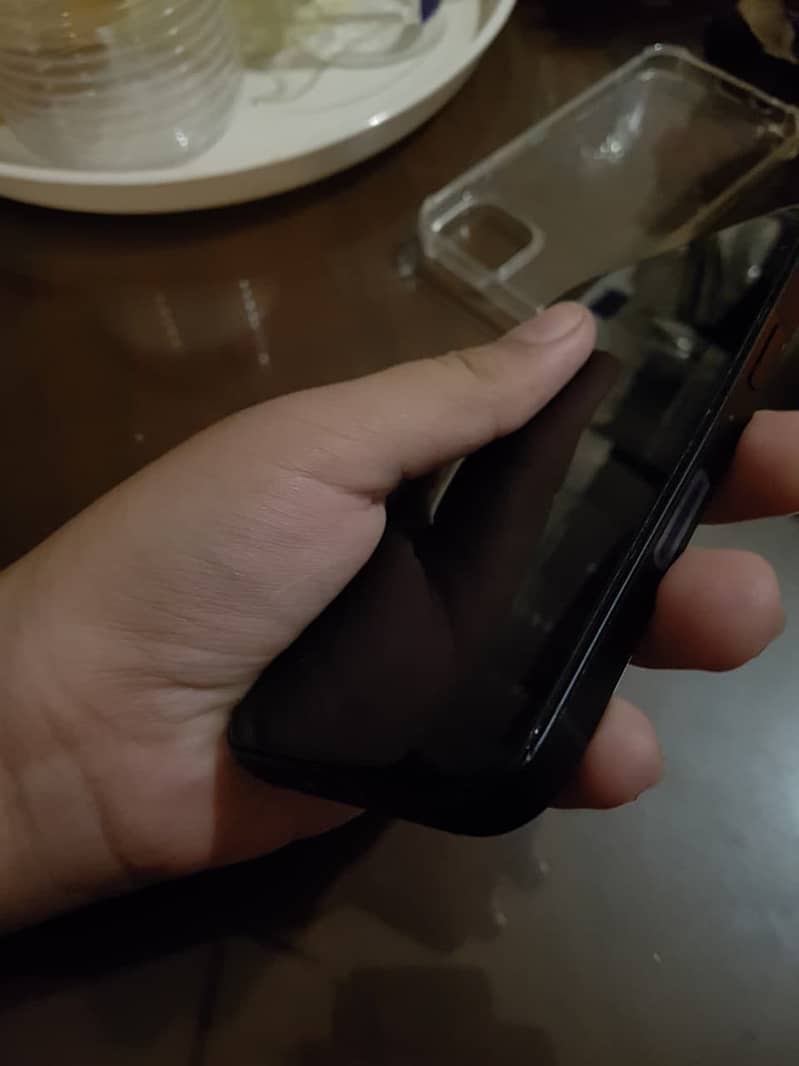 Apple iPhone 13 5