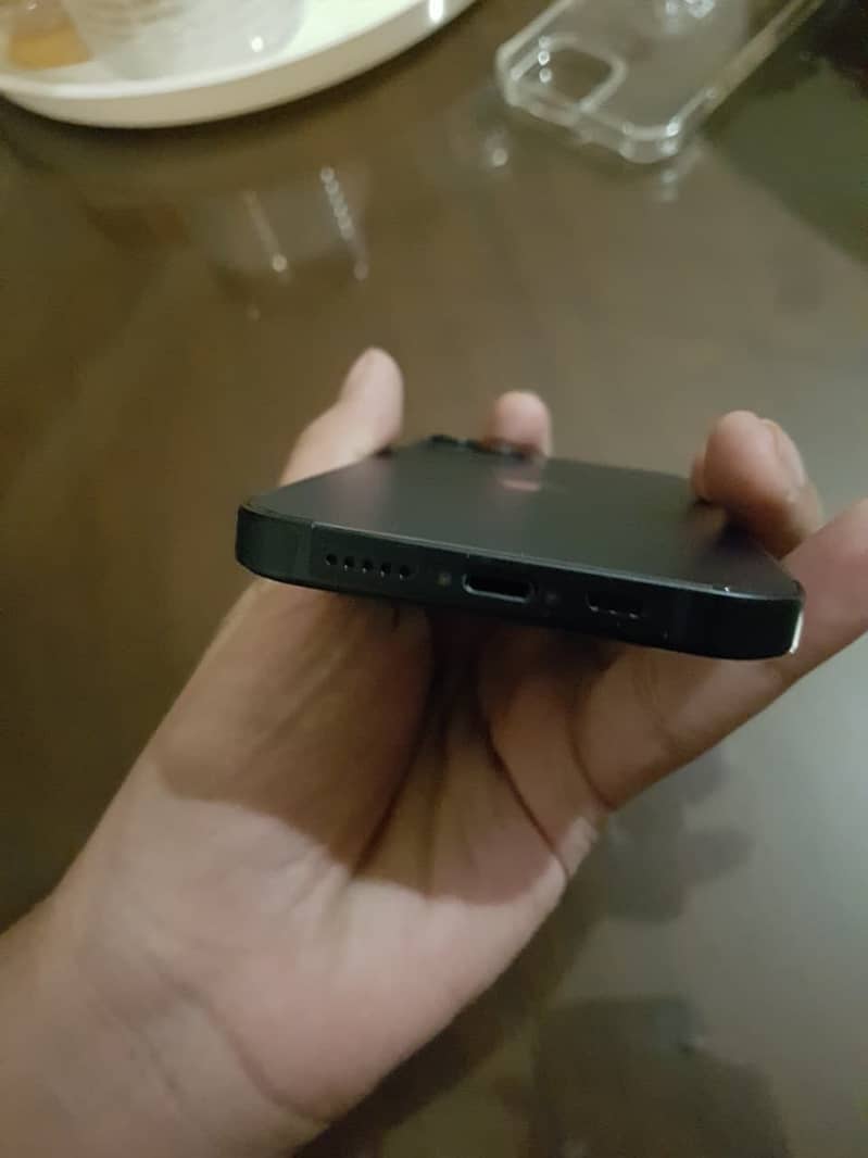 Apple iPhone 13 7