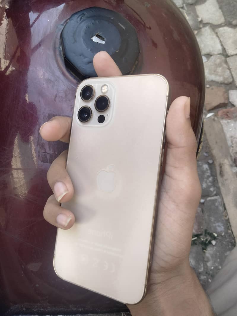 Apple iPhone 12 Pro 4