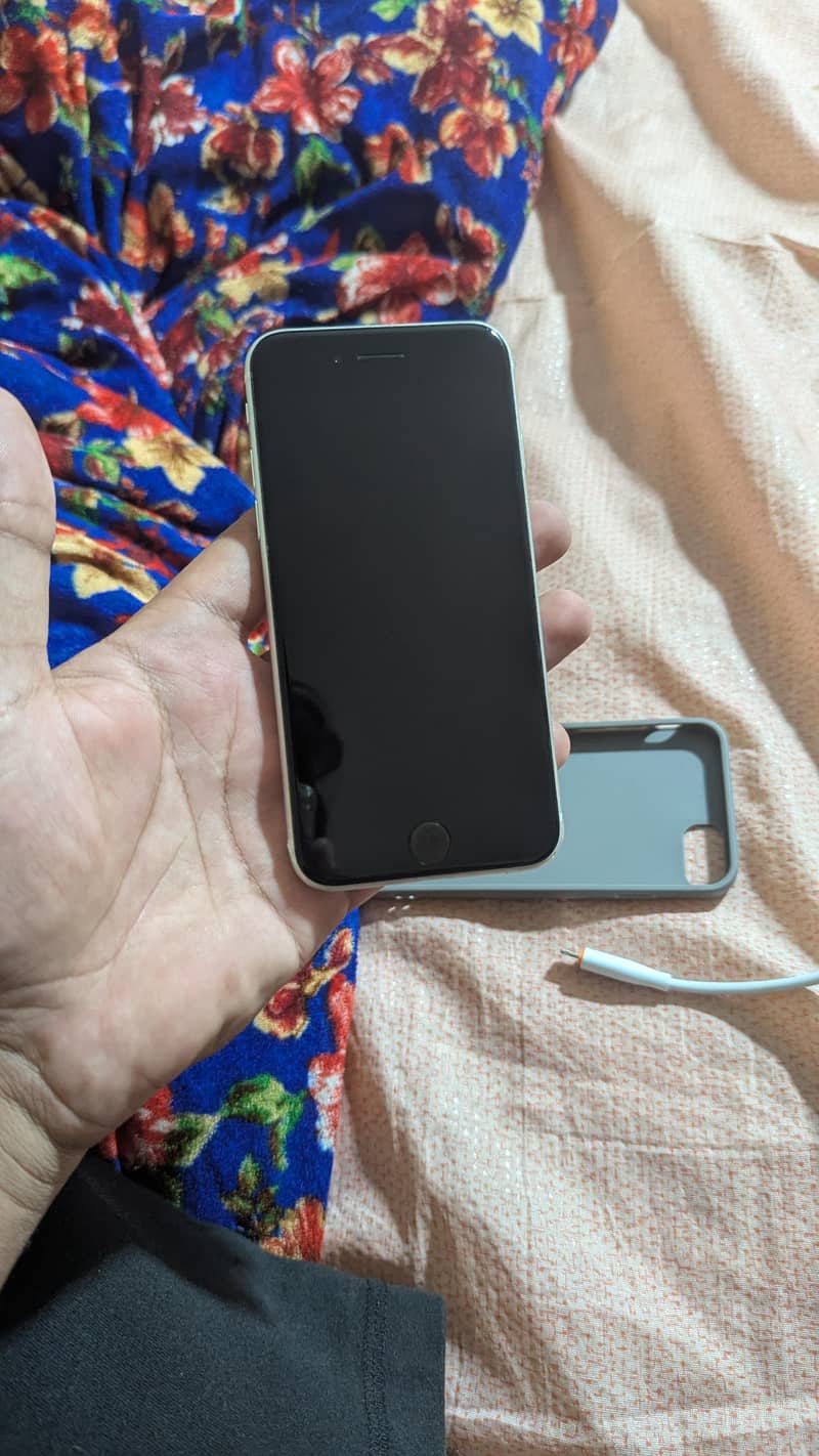 Apple iPhone SE 4