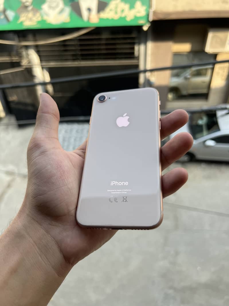 Apple iPhone 8 0