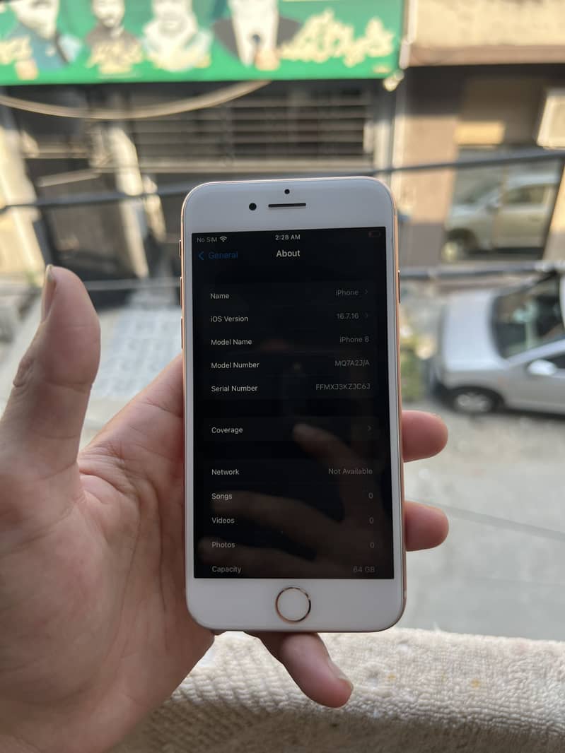 Apple iPhone 8 3