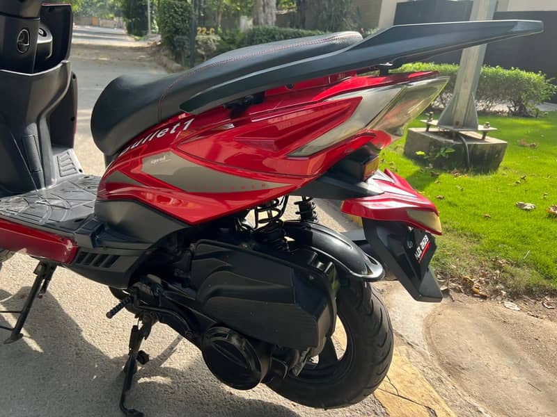 Bullet scooty 100cc 6