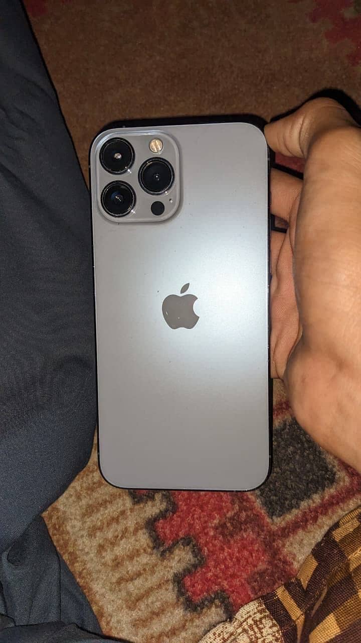 Apple iPhone 13 Pro Max 2